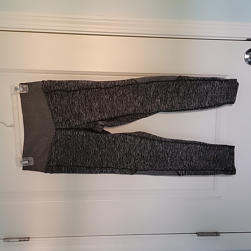 PINK Victoria's Secret Capri Leggings